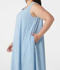 Plus Size Round Neck Sleeveless Midi Crinkle Gingham Casual Tank Dress with Pockets