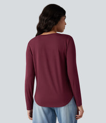 V-neck Long Sleeve Curved Hem Relaxed Casual T-Shirt with Pocket